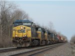 CSX 524 on Q561